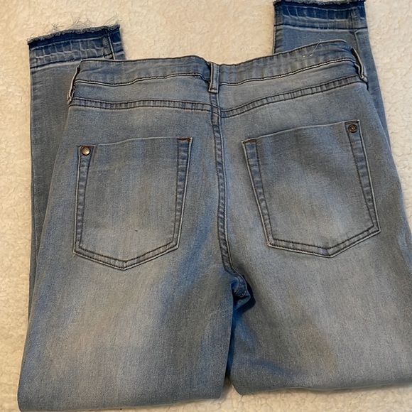 Cotton On The Skinny Mid Rise Faded Blue Capri Size 6 - Picture 4 of 5